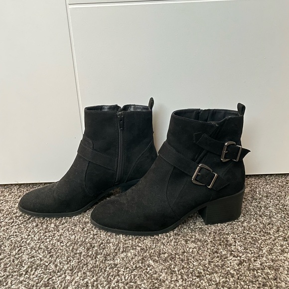 Ankle boots - Picture 1 of 4